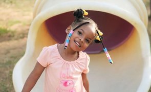 menina com penteado